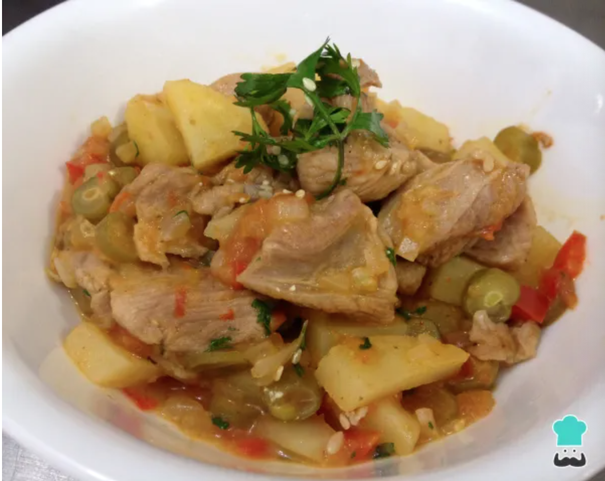 Ensalada de pimientos asados atún y huevo con conejo guisado con patatas